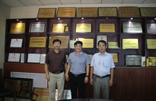 企鵝的產(chǎn)品性能穩(wěn)定，發(fā)貨非常及時(shí)