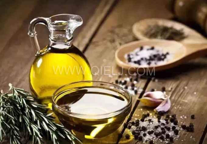怎樣健康的選擇食用油？企鵝糧油機(jī)械為您簡單講述(圖1)